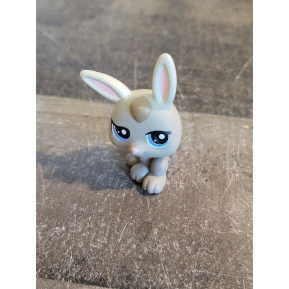 LPS Hasbro 2009 gray bunny Littlest Pet Shop toy figure - Picture 1 of 5